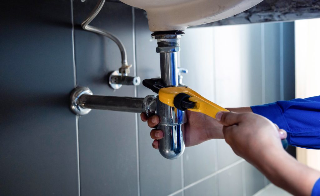 Seasonal Plumbing Tips from a Plumber to Prevent Costly Repairs